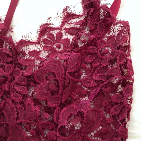 😍🎉 HP Best in Boutiques Burgundy lace bodysuit - Picture 6 of 6